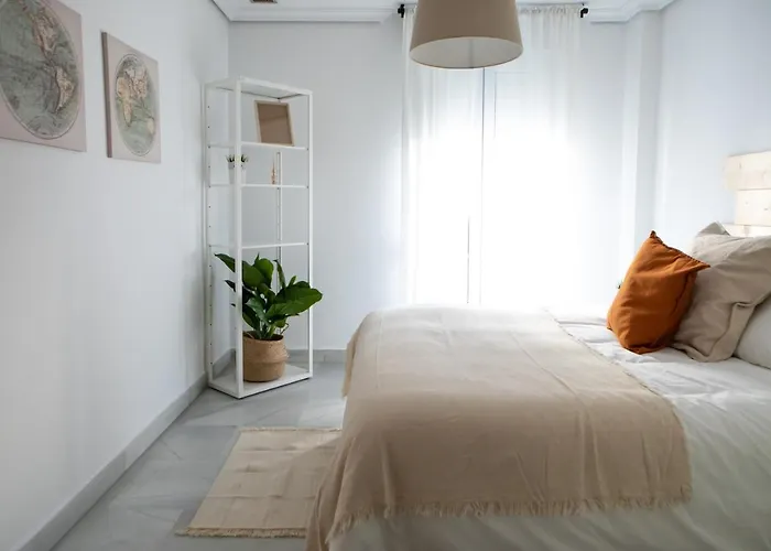 Homely Malaga Larios